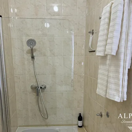 Alpha Romantic Suites Ljubljana Room photo