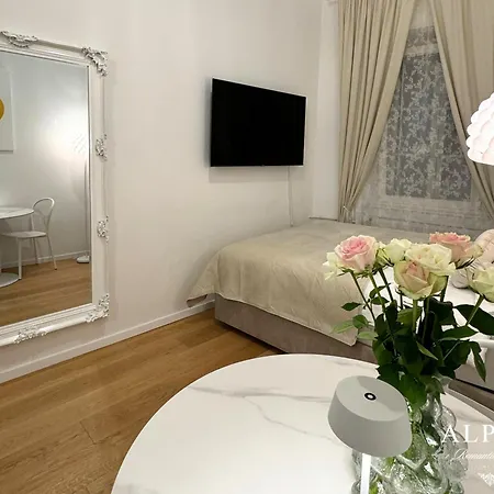 Alpha Romantic Suites Ljubljana Exterior photo