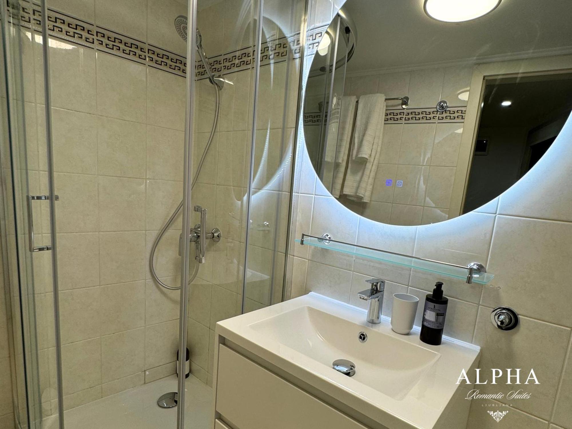 Alpha Romantic Apartment *